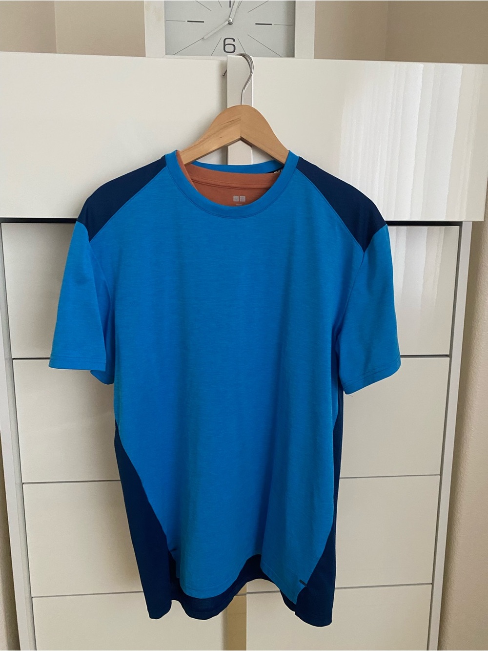 Uniqlo Blue Short Sleeve Crew Neck Shirt with Navy Accents